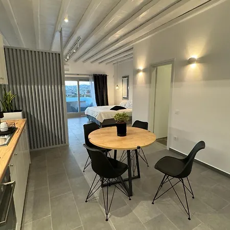 Almond Place Apartment *